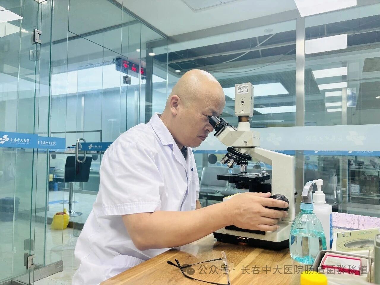 随州市|高朋磊医师：左手男科临床，右手肠道菌群移植深入研究